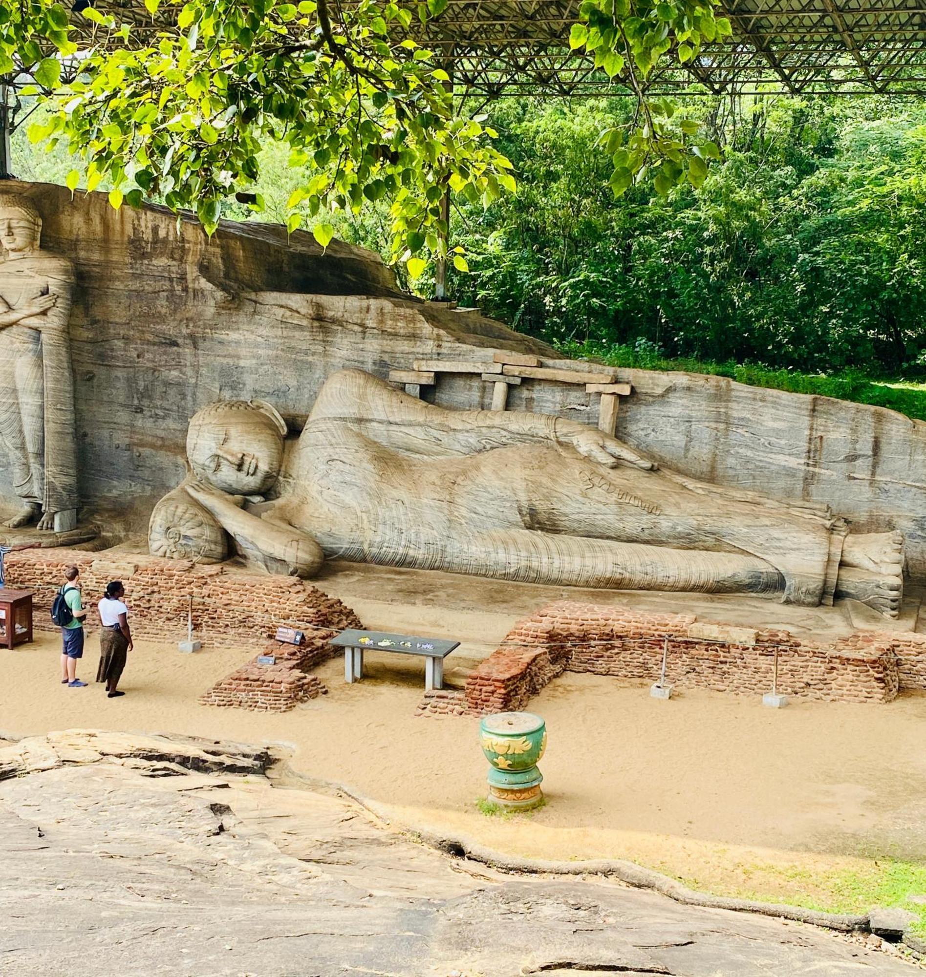 Geethani Tourist Home โปลอนนารูวา ภายนอก รูปภาพ